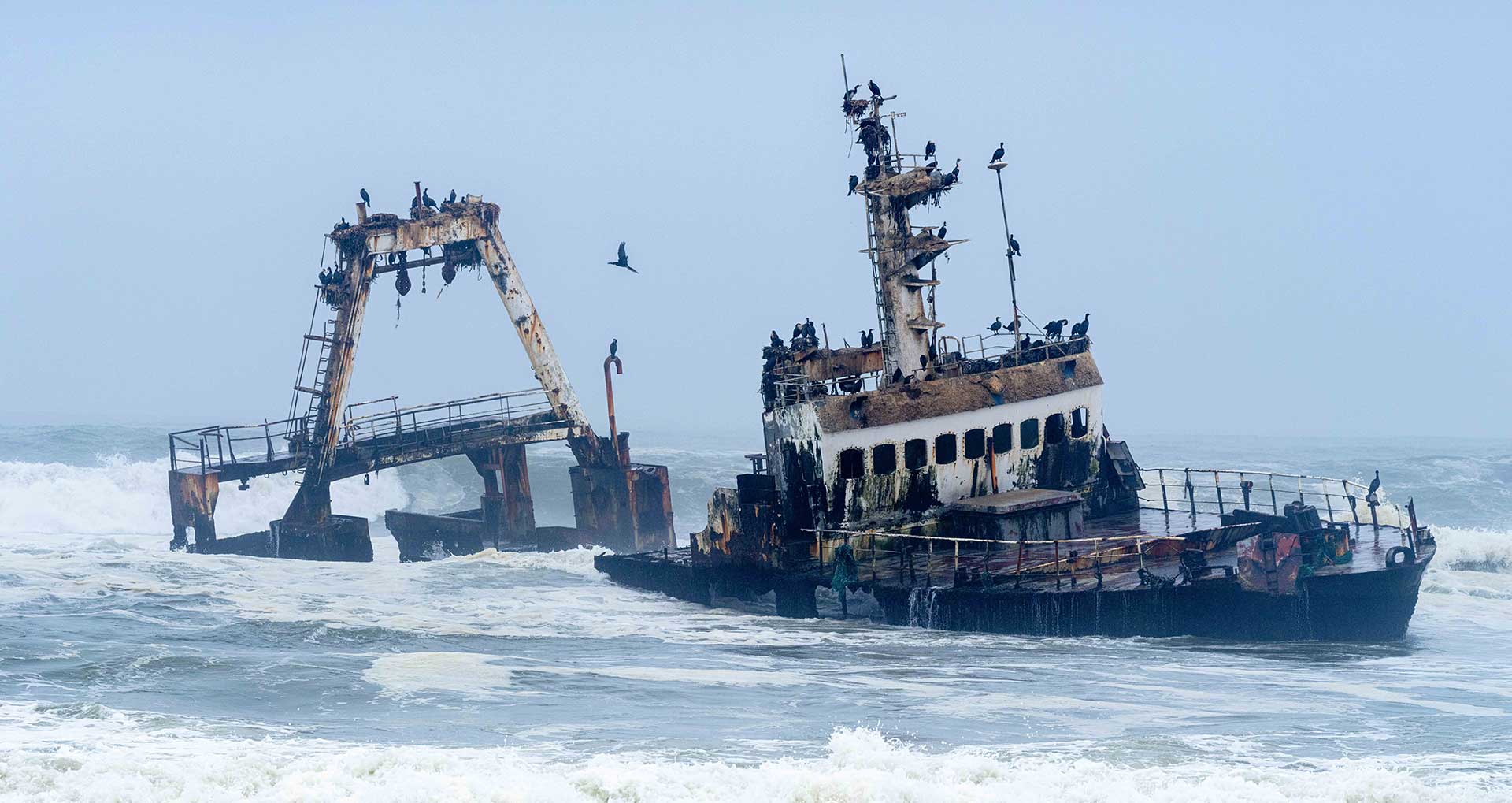 ward-na-shipwreck-on-beach